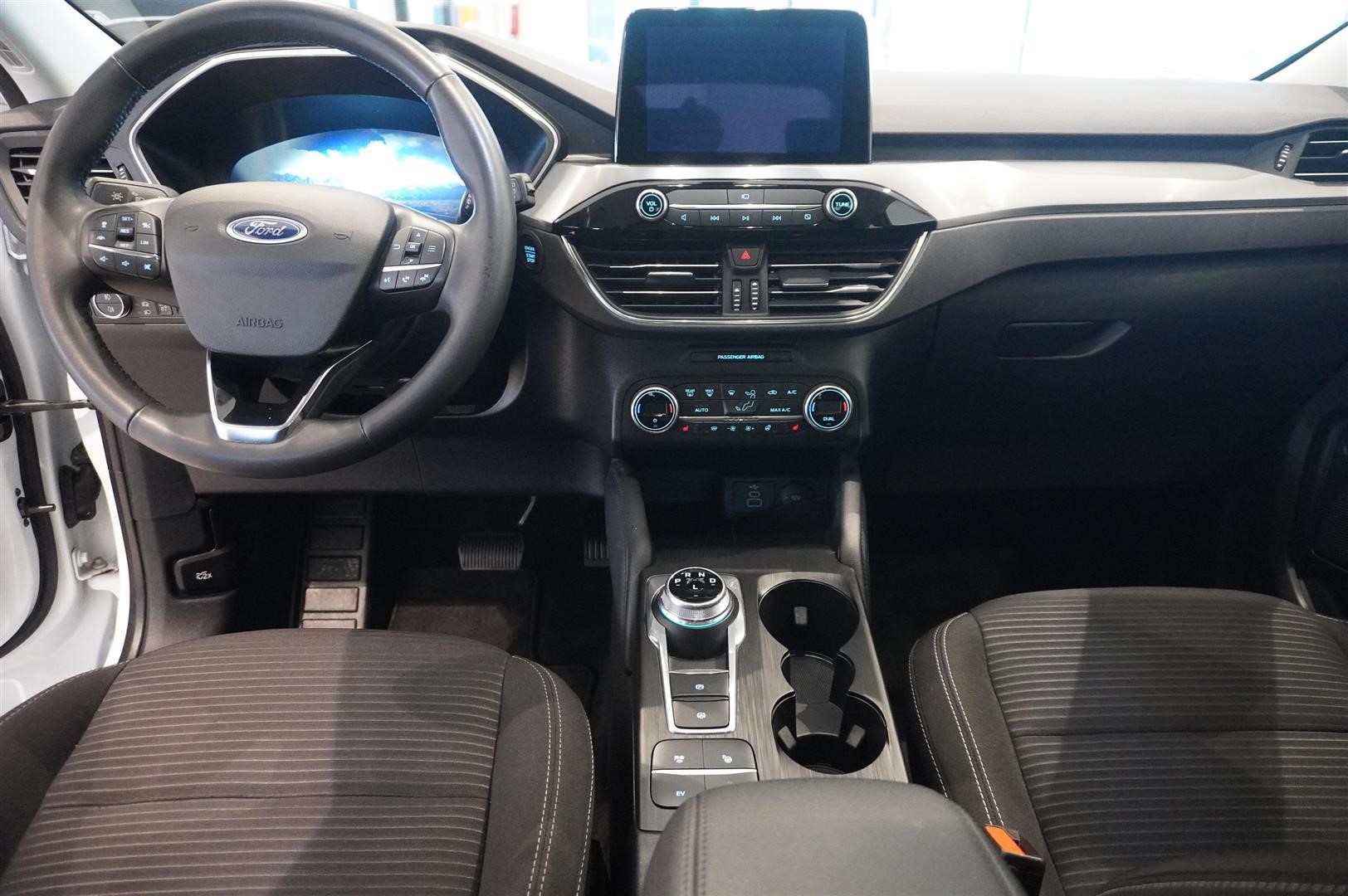 Plug-In Hybrid Titanium_7