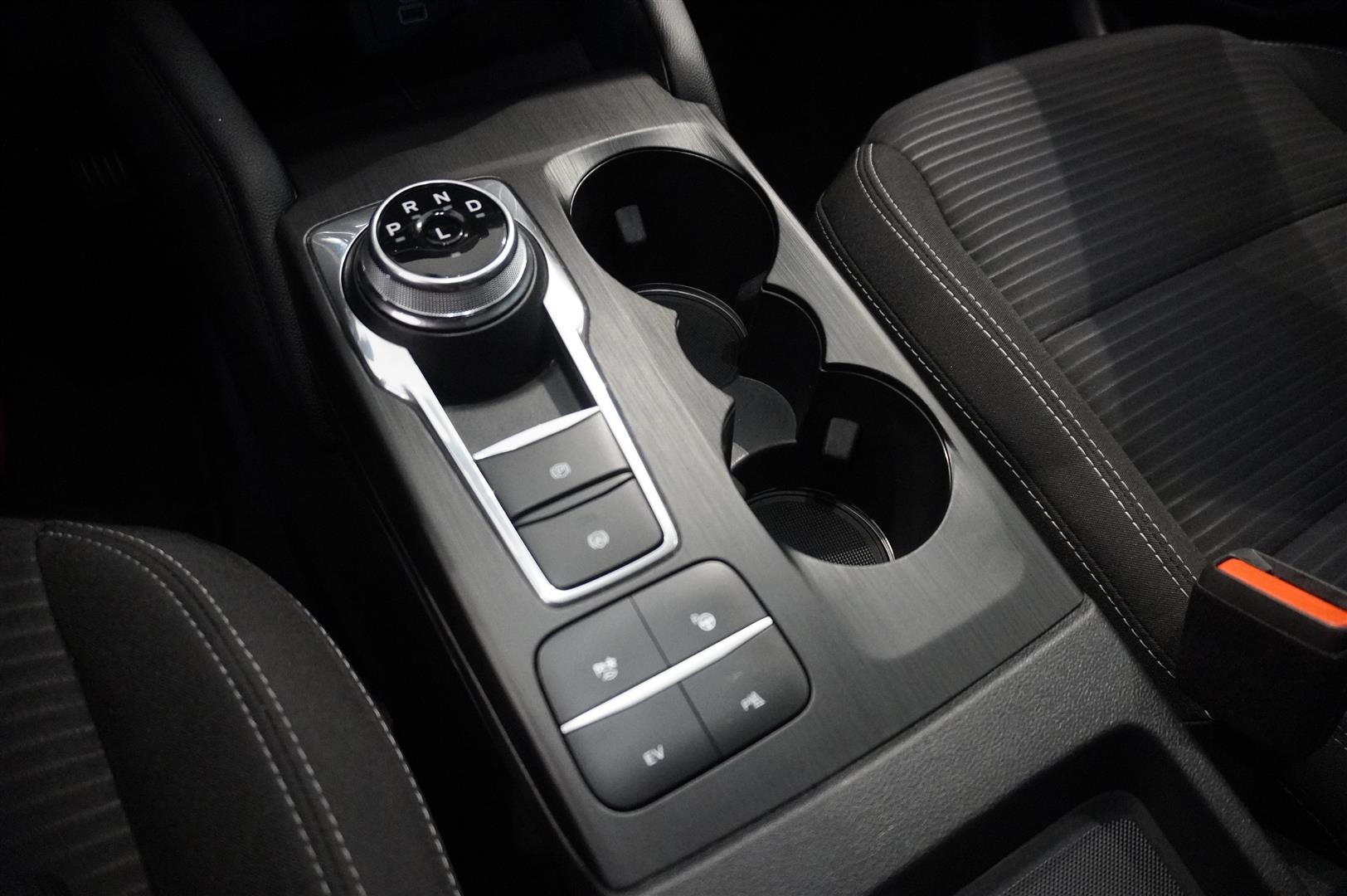Plug-In Hybrid Titanium_8