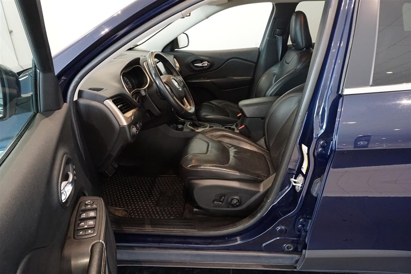 Jeep Cherokee 2.0 Crd 4WD Automat Backkamera Navi 170hk_6