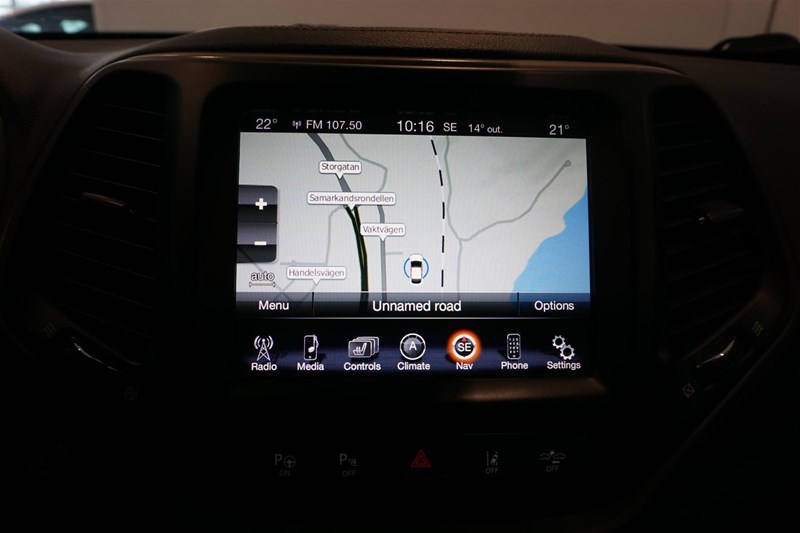 Jeep Cherokee 2.0 Crd 4WD Automat Backkamera Navi 170hk_9