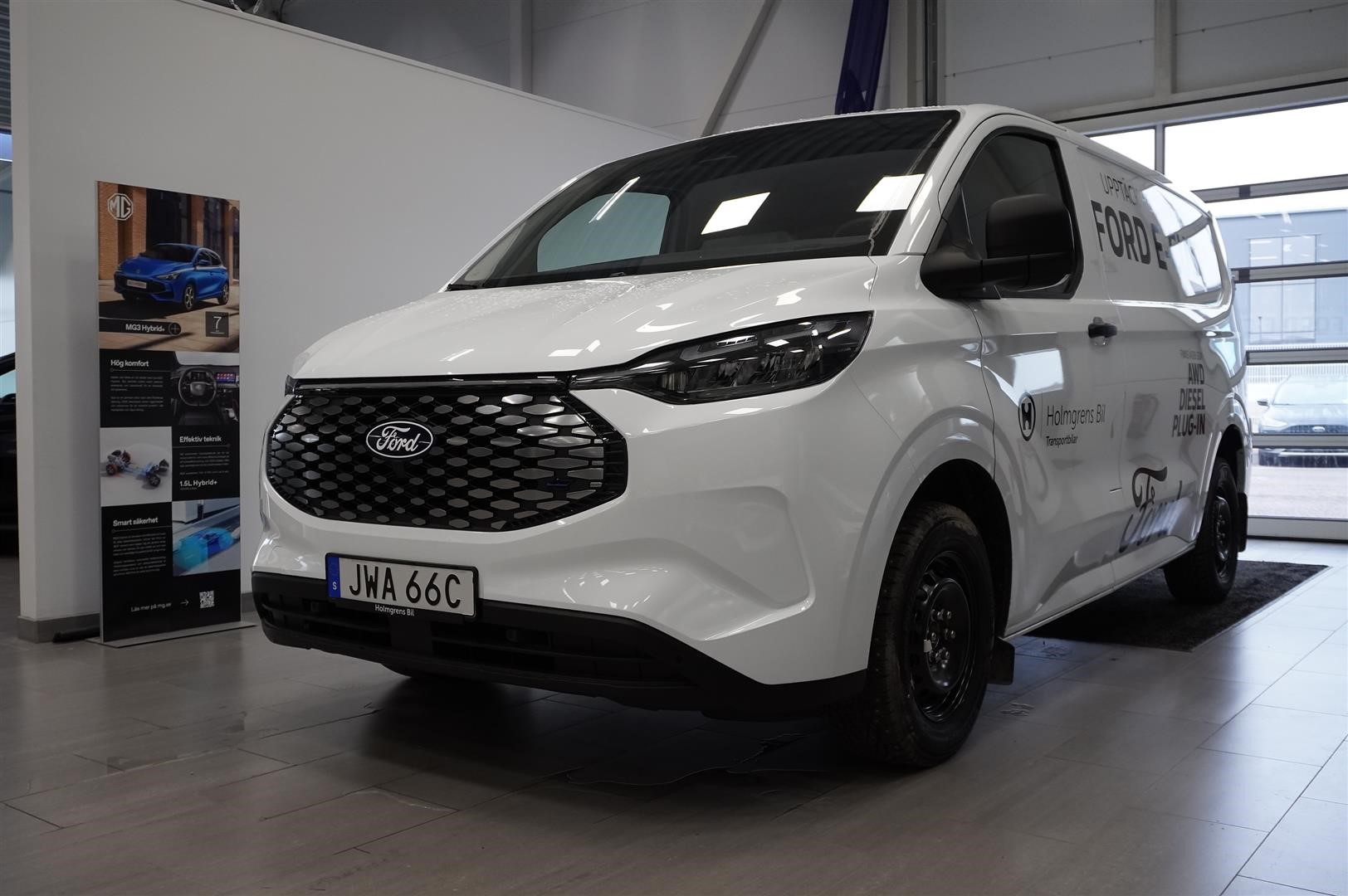 E-Custom Skåp Trend 320s Swb Elmotor 100kW 136hk 1-Vxl Rwd El