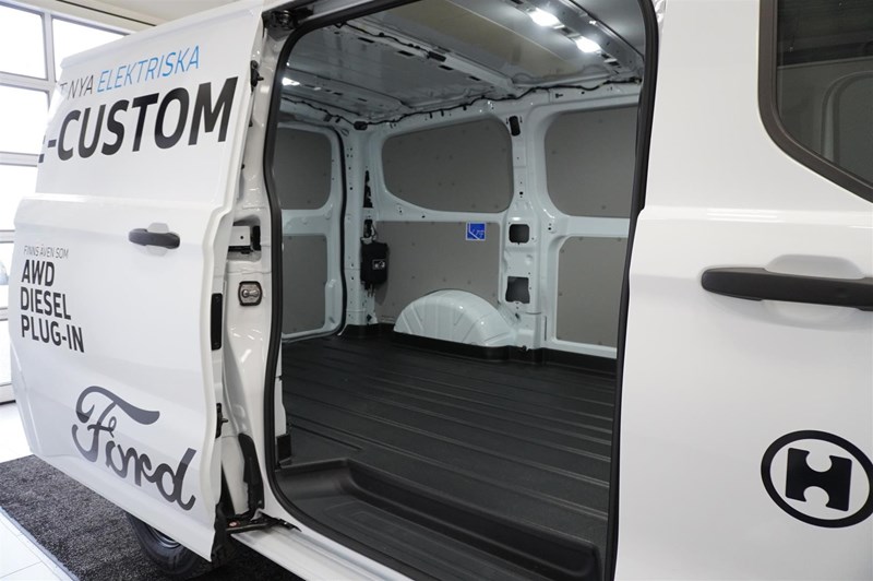 E-Custom Skåp Trend 320s Swb Elmotor 100kW 136hk 1-Vxl Rwd El_11