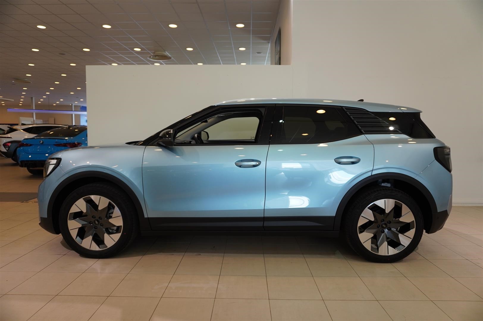 Premium AWD Long Range 340 hk_3