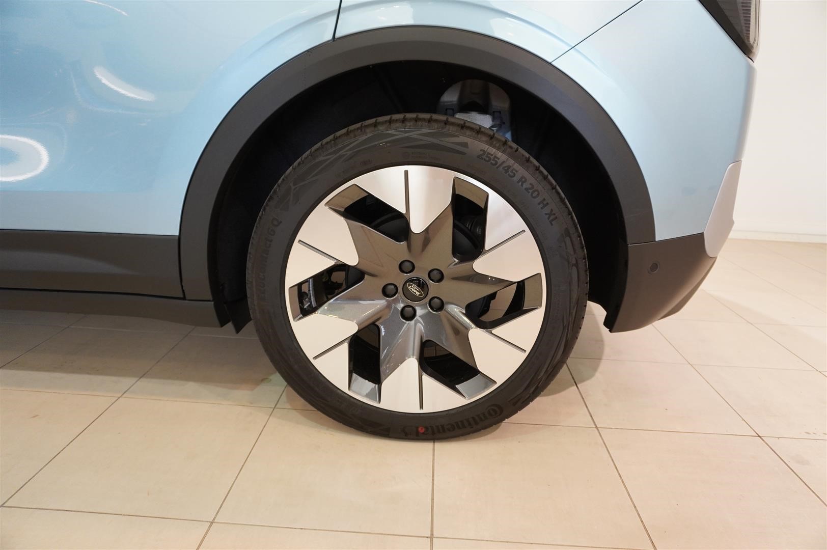 Premium AWD Long Range 340 hk_5
