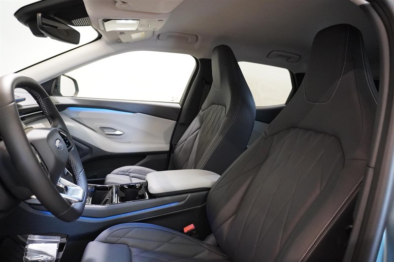 Premium AWD Long Range 340 hk_11