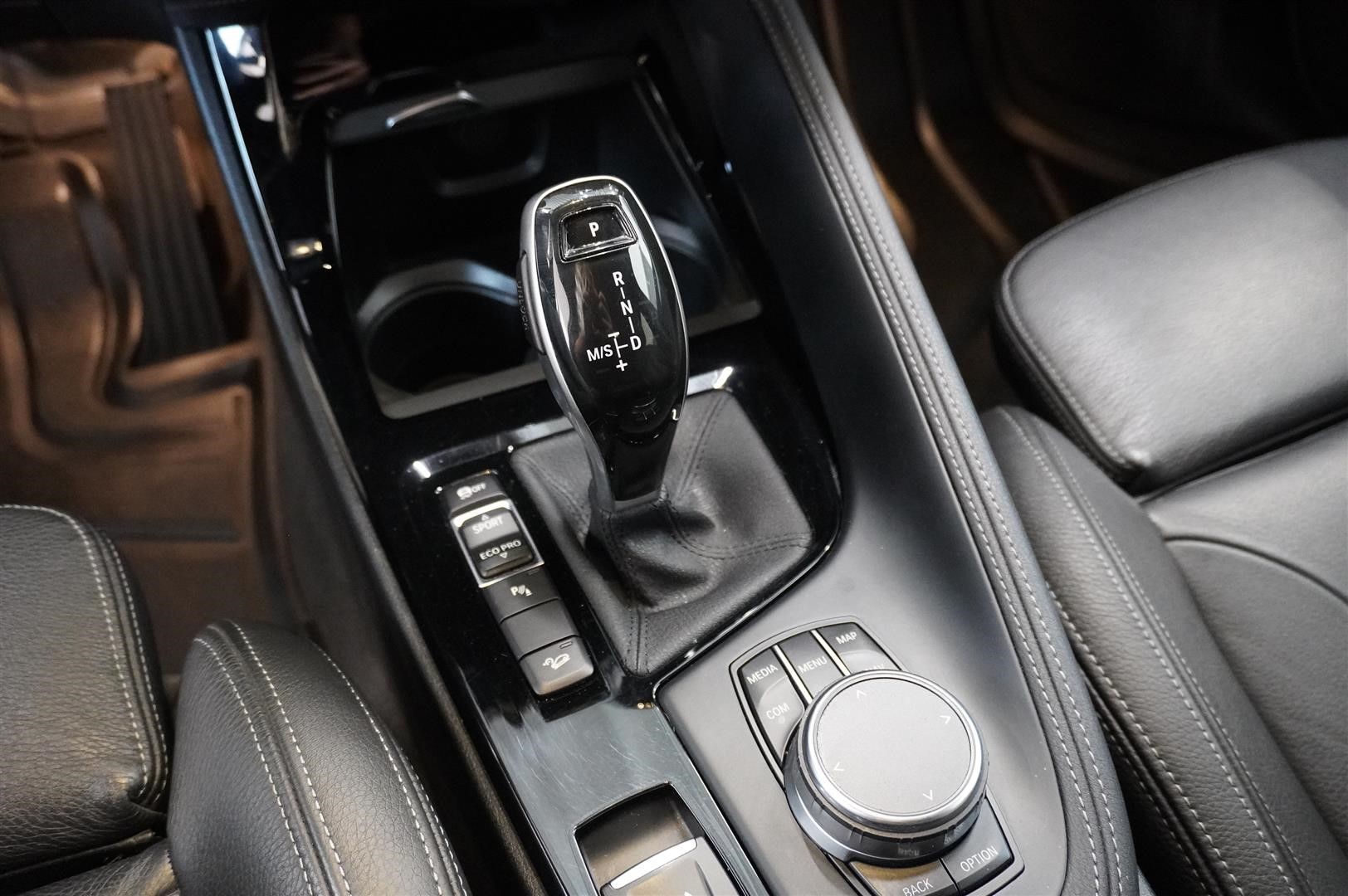 xDrive20d Drag M-Sport HiFi Högtalarsystem Elstolar Stolsvärme Fram_14