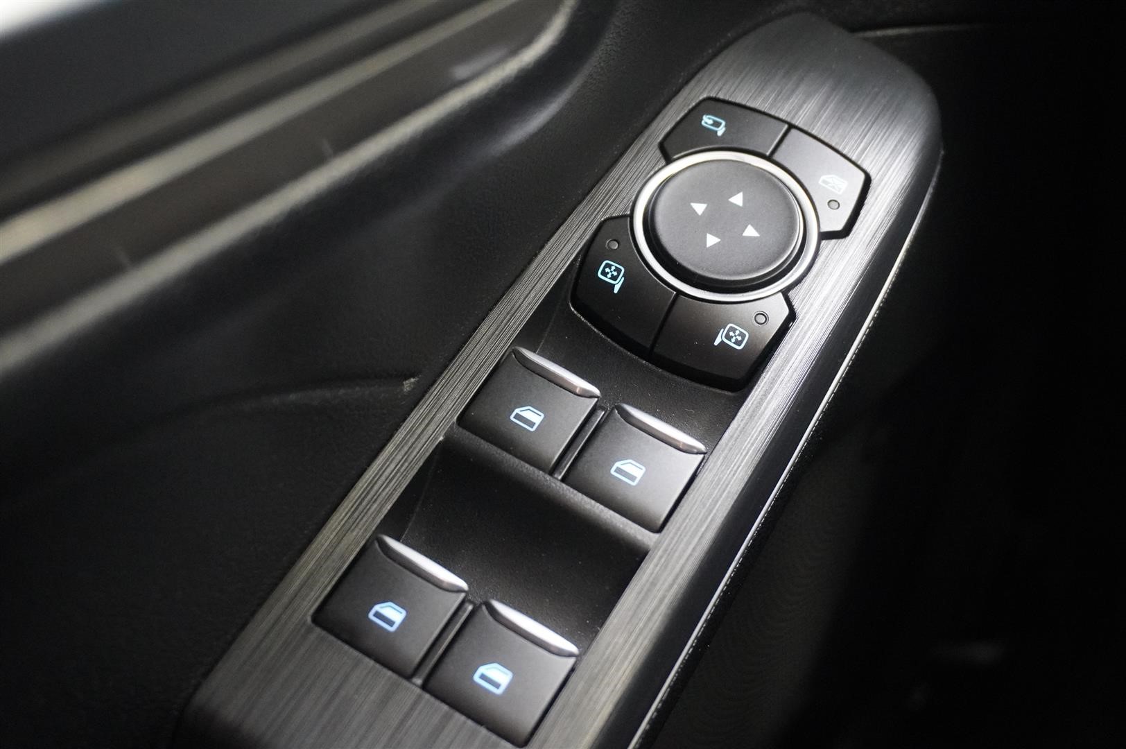 PHEV 225hk CVT Titanium Vinterpaket_17
