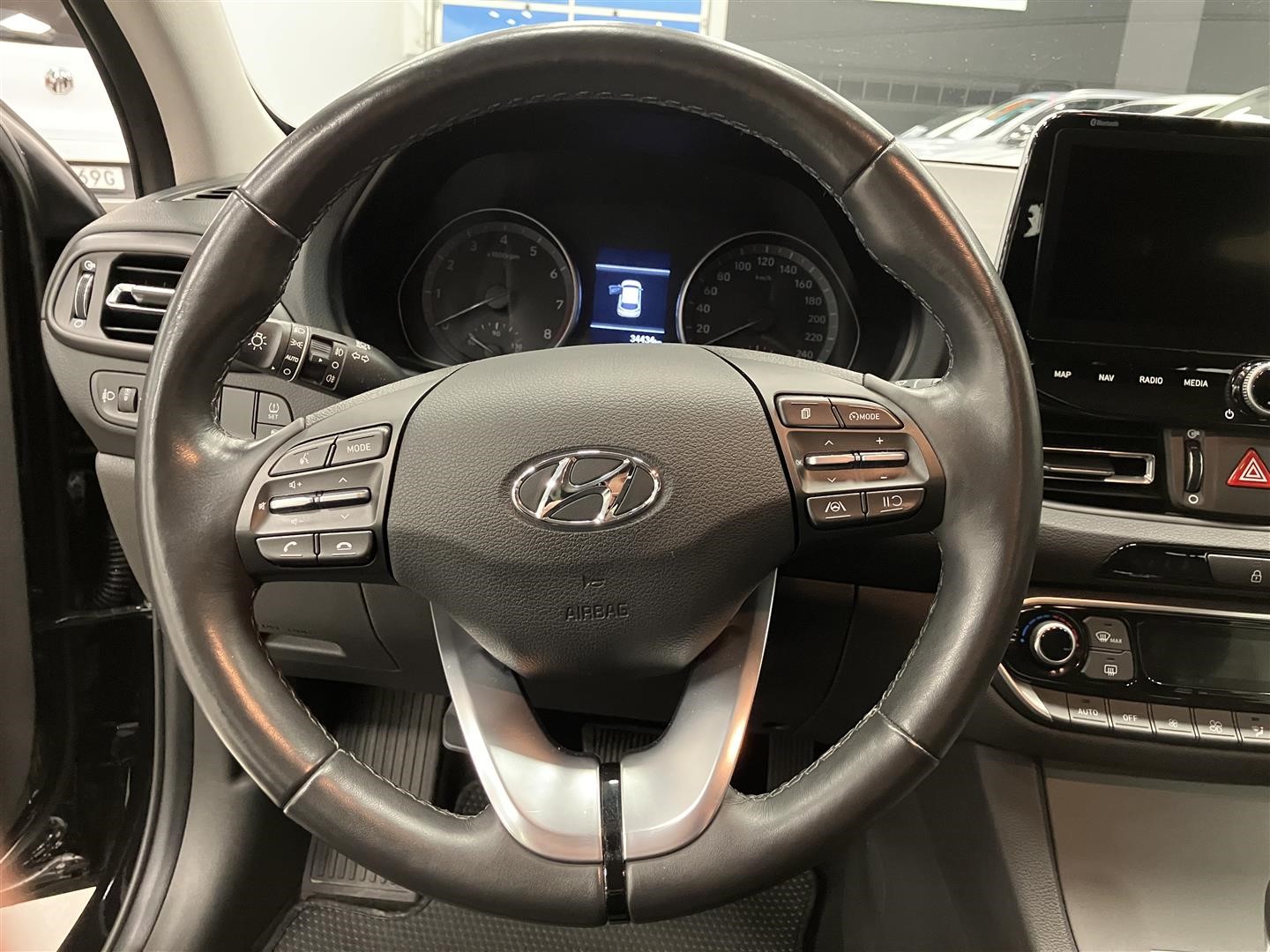 Hyundai i 30 Rattvärme Keyless Farthållare Vinterhjul_7