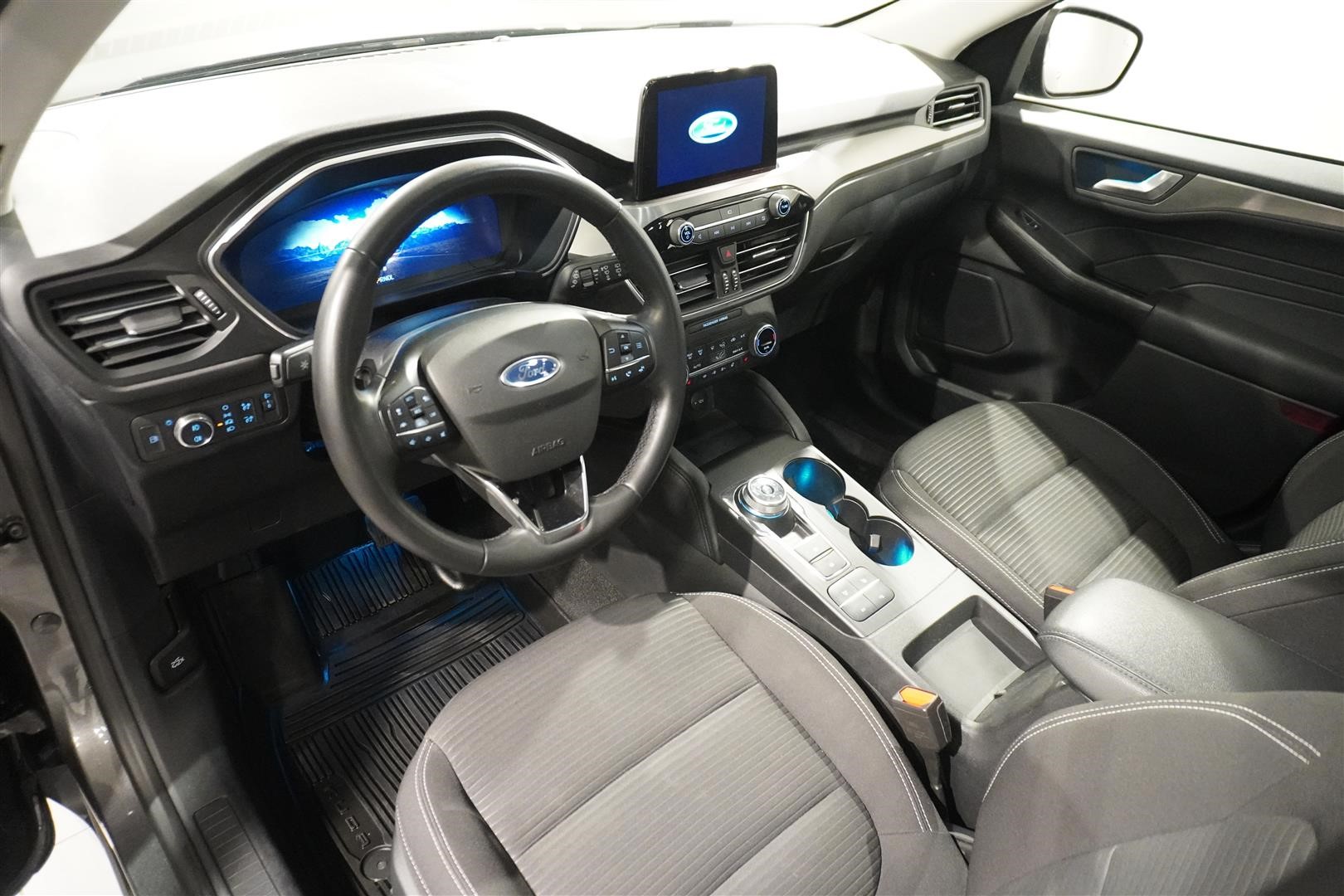 Plug-In Hybrid Titanium CVT_3