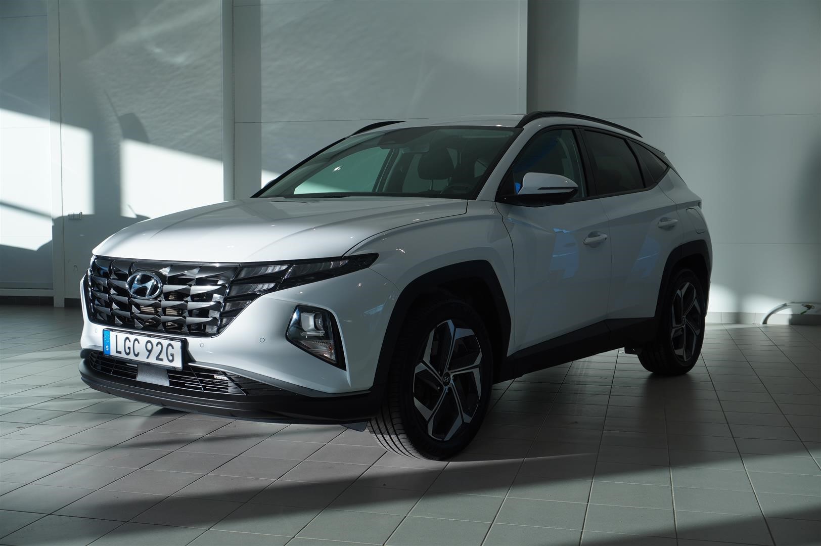 PHEV AWD Essential Drag