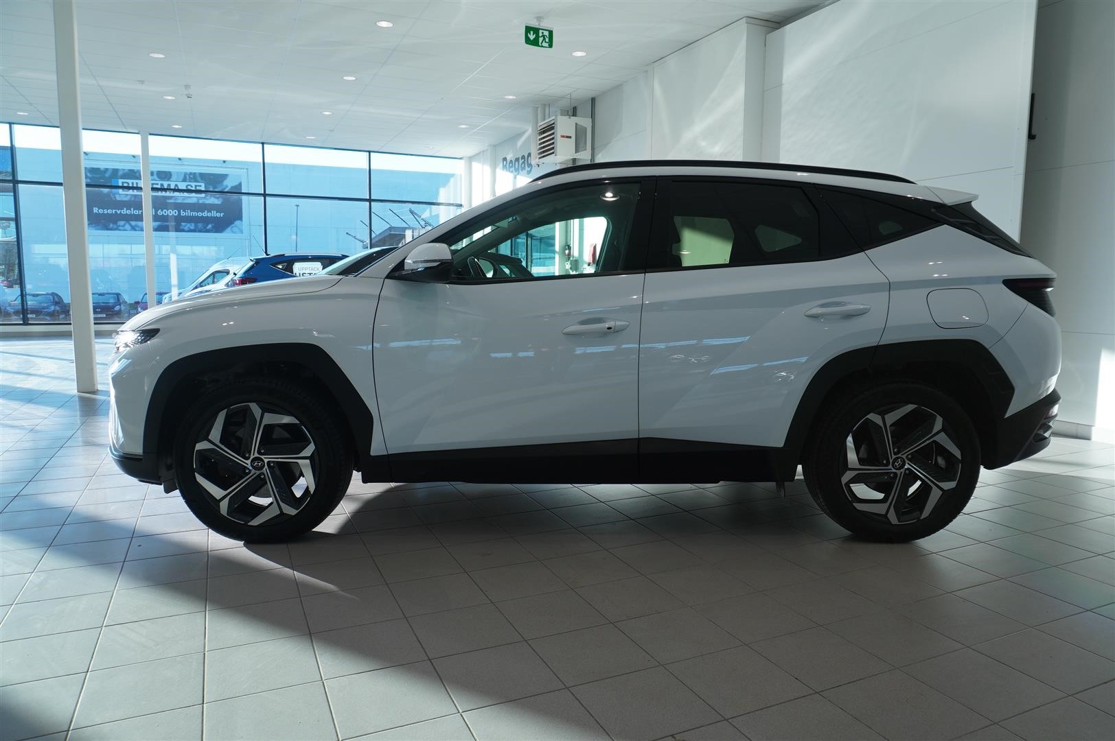 PHEV AWD Essential Drag_2