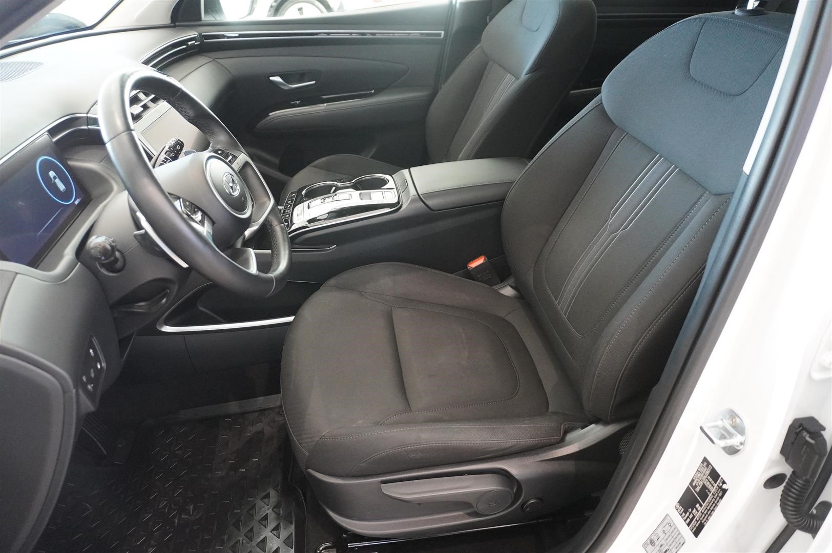 PHEV AWD Essential Drag_4