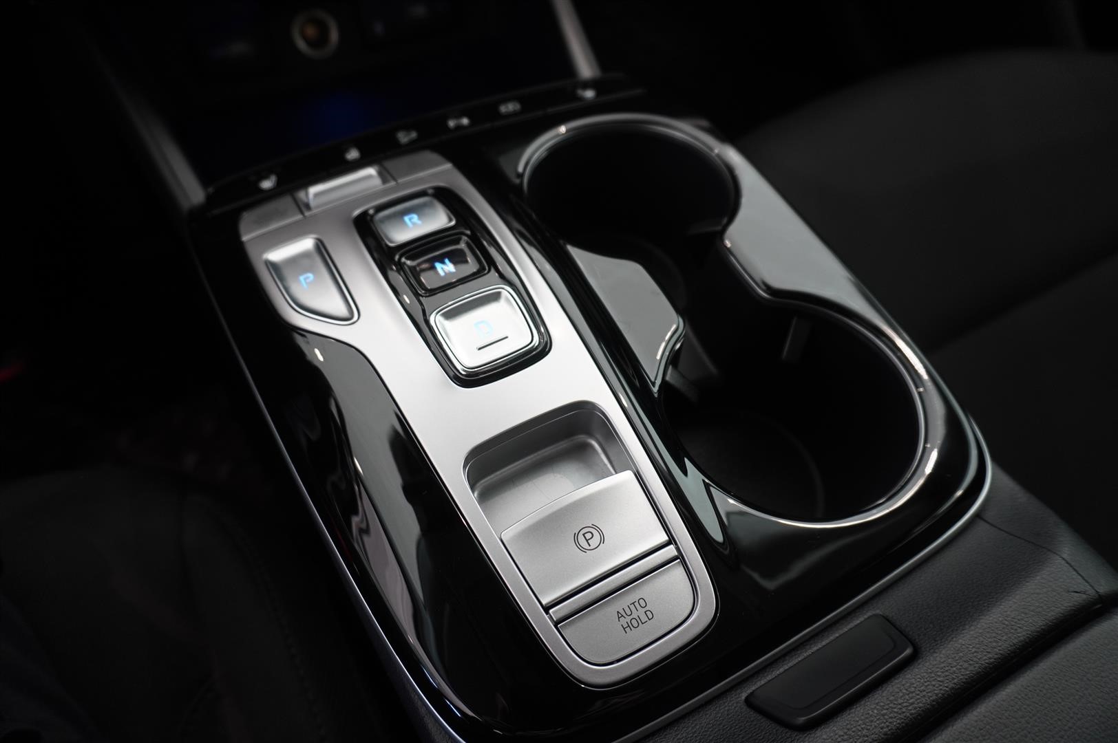 PHEV AWD Essential Drag_7