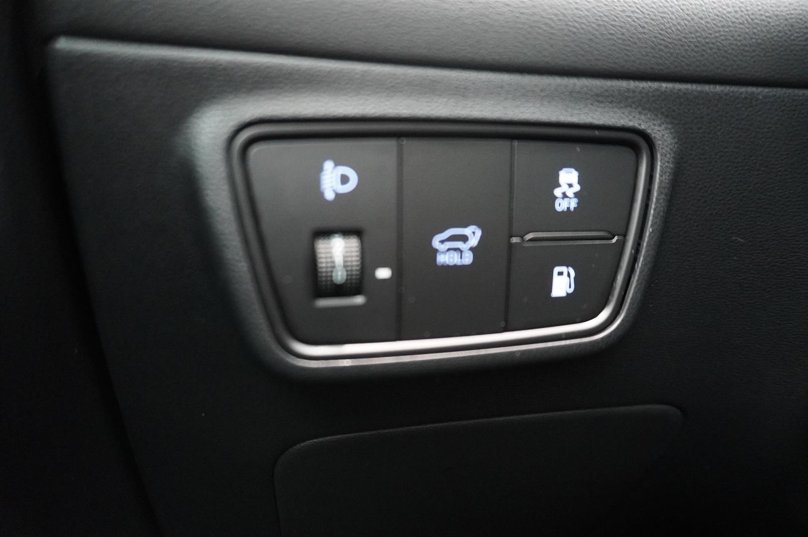 PHEV AWD Essential Drag_11