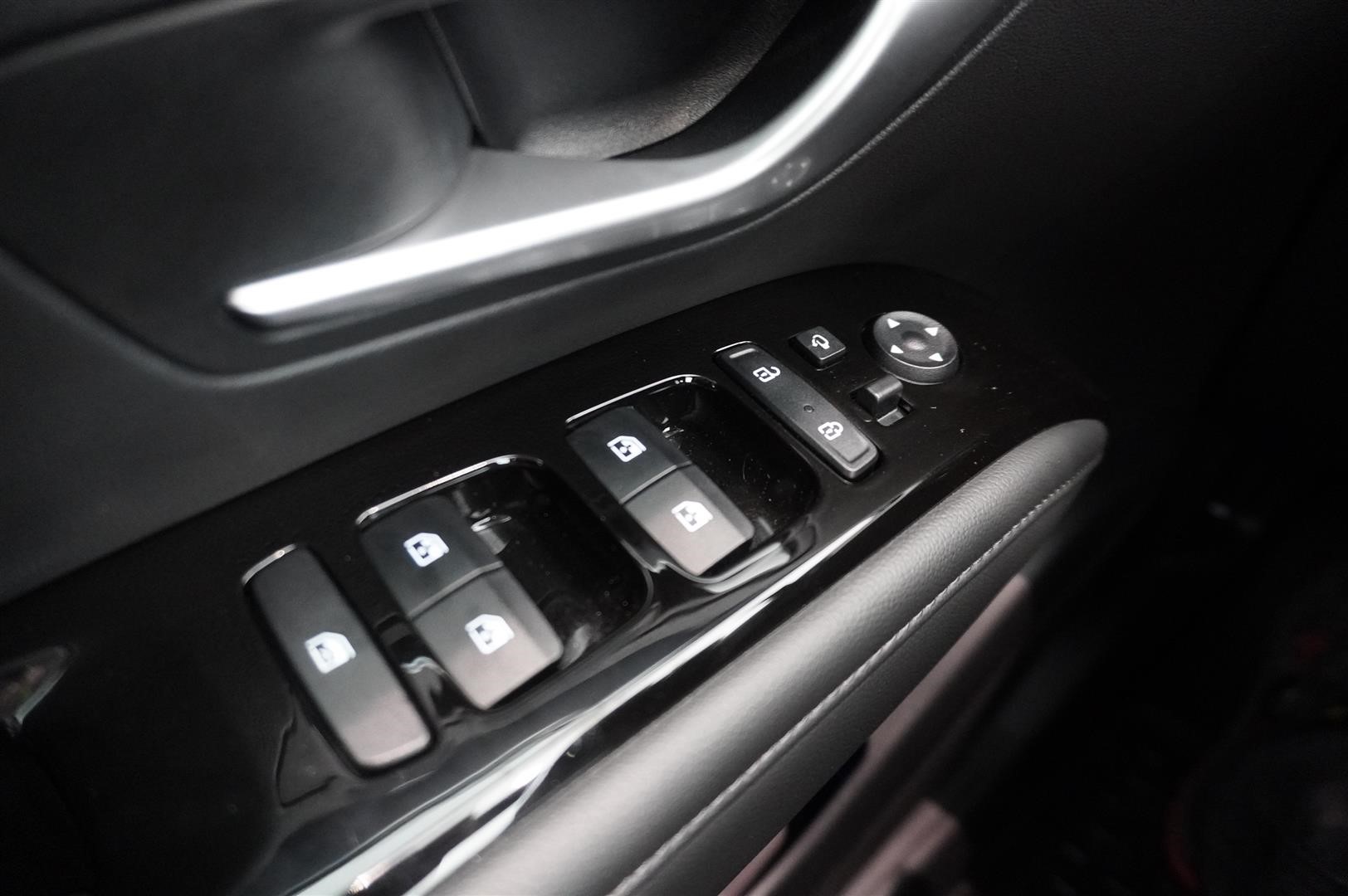 PHEV AWD Essential Drag_12