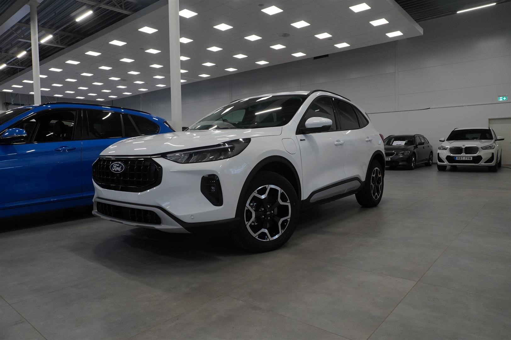 Active 2.5 Plug-In Hybrid FWD 243hk CVT Inkl. Vinterpaket