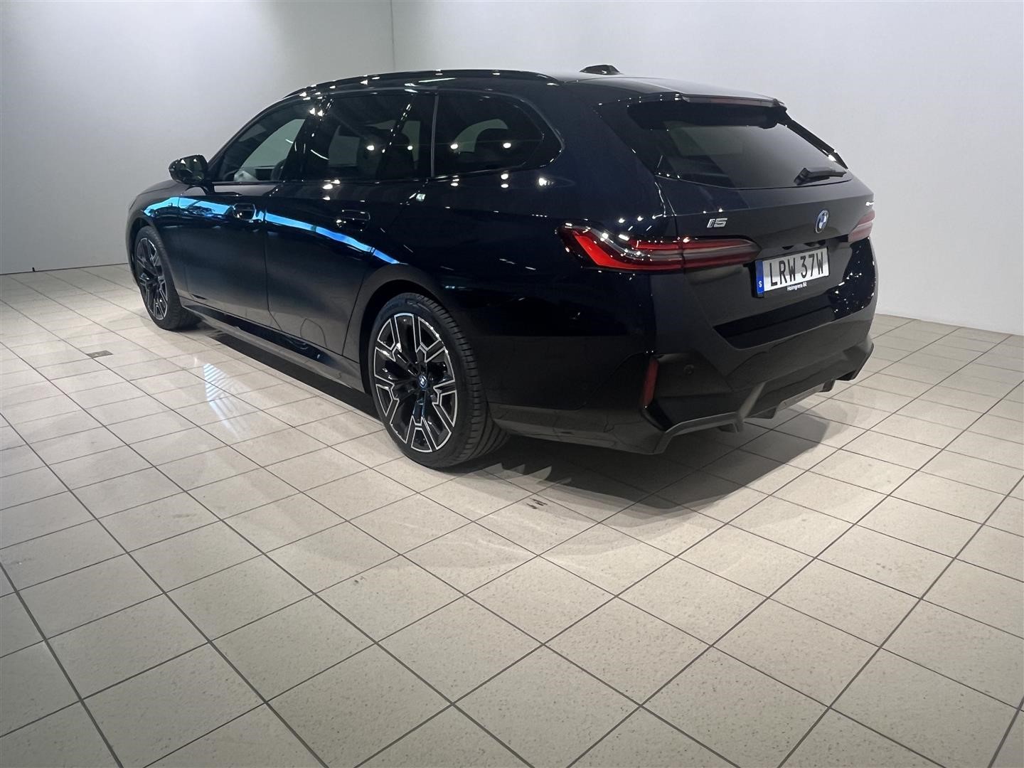 Touring M Sport Pro Innovation Panorama Drag_2