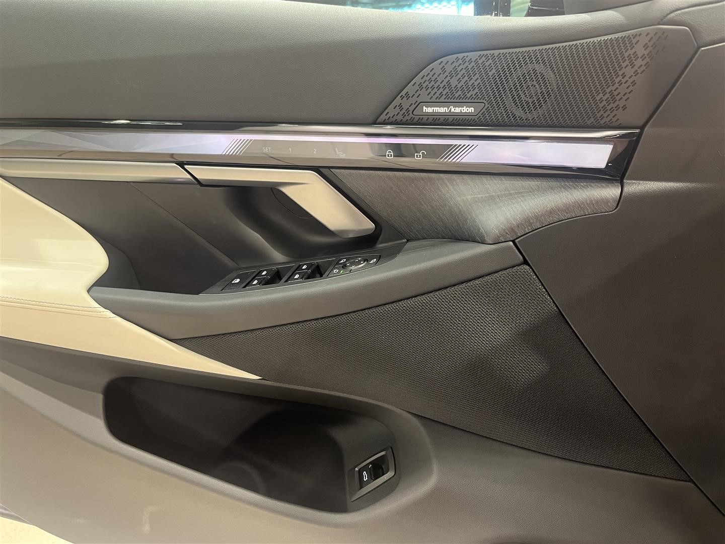 Touring M Sport Pro Innovation Panorama Drag_13