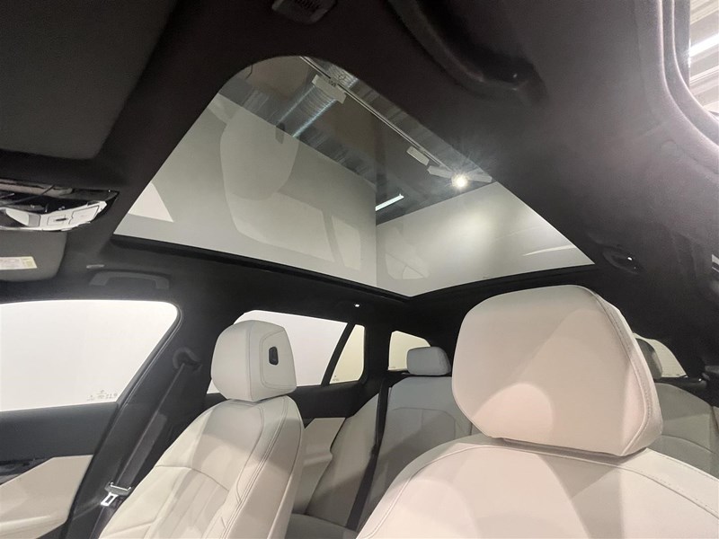 Touring M Sport Pro Innovation Panorama Drag_14