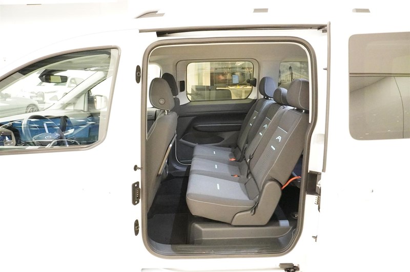 Grand   Active 7-Sits L2 122 hk FWD Dragkrok_2