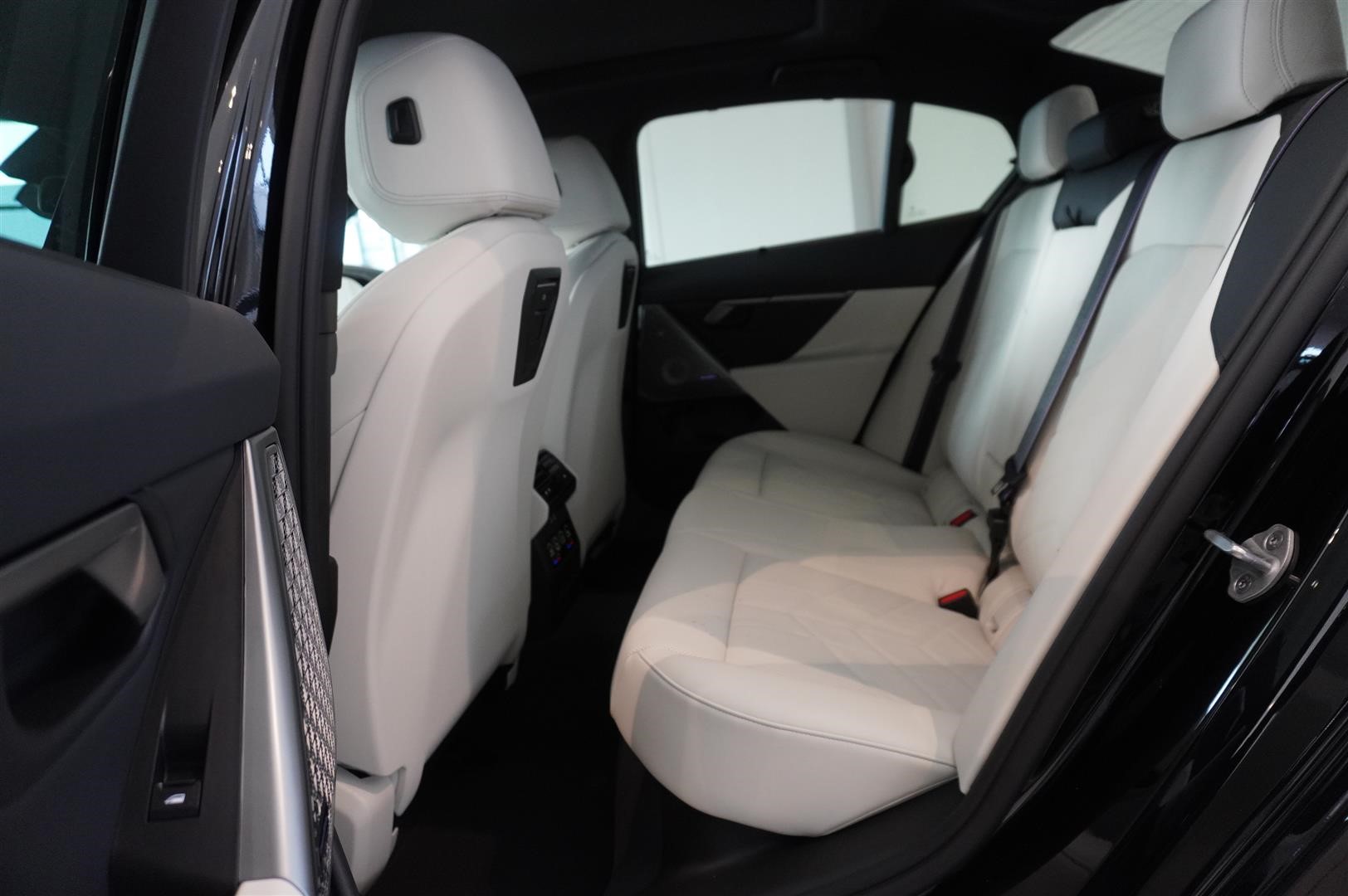 M Sport Pro Business Ed Drag DA+ Panorama_5