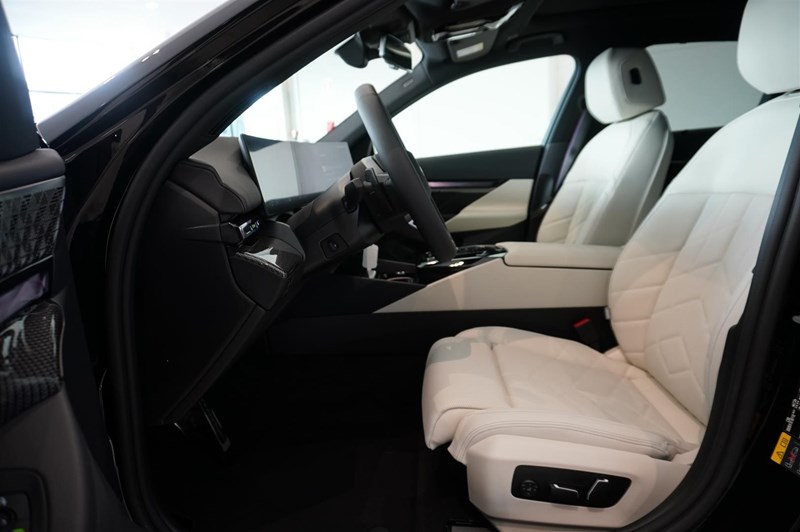 M Sport Pro Business Ed Drag DA+ Panorama_6