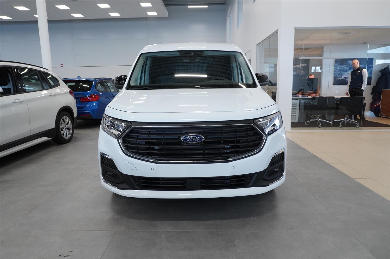 Skåp L2 Limited 1.5 EcoBoost Plug-In 110kw 150hk 6AT