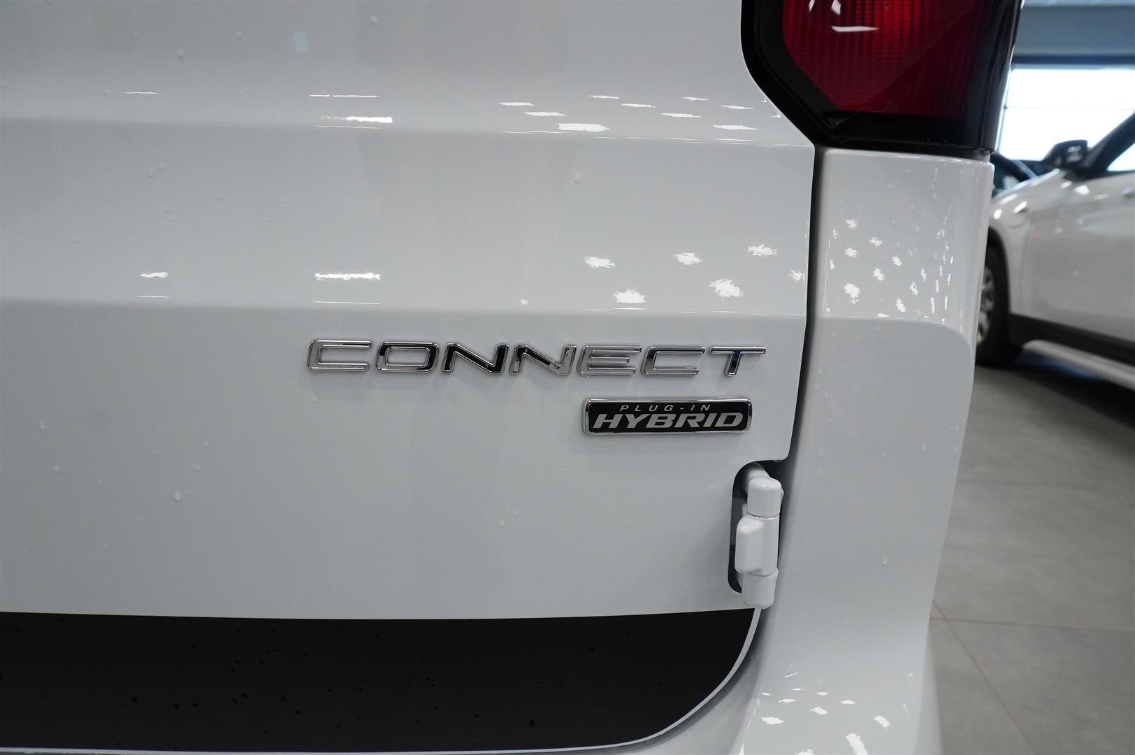 Skåp L2 Limited 1.5 EcoBoost Plug-In 110kw 150hk 6AT_9