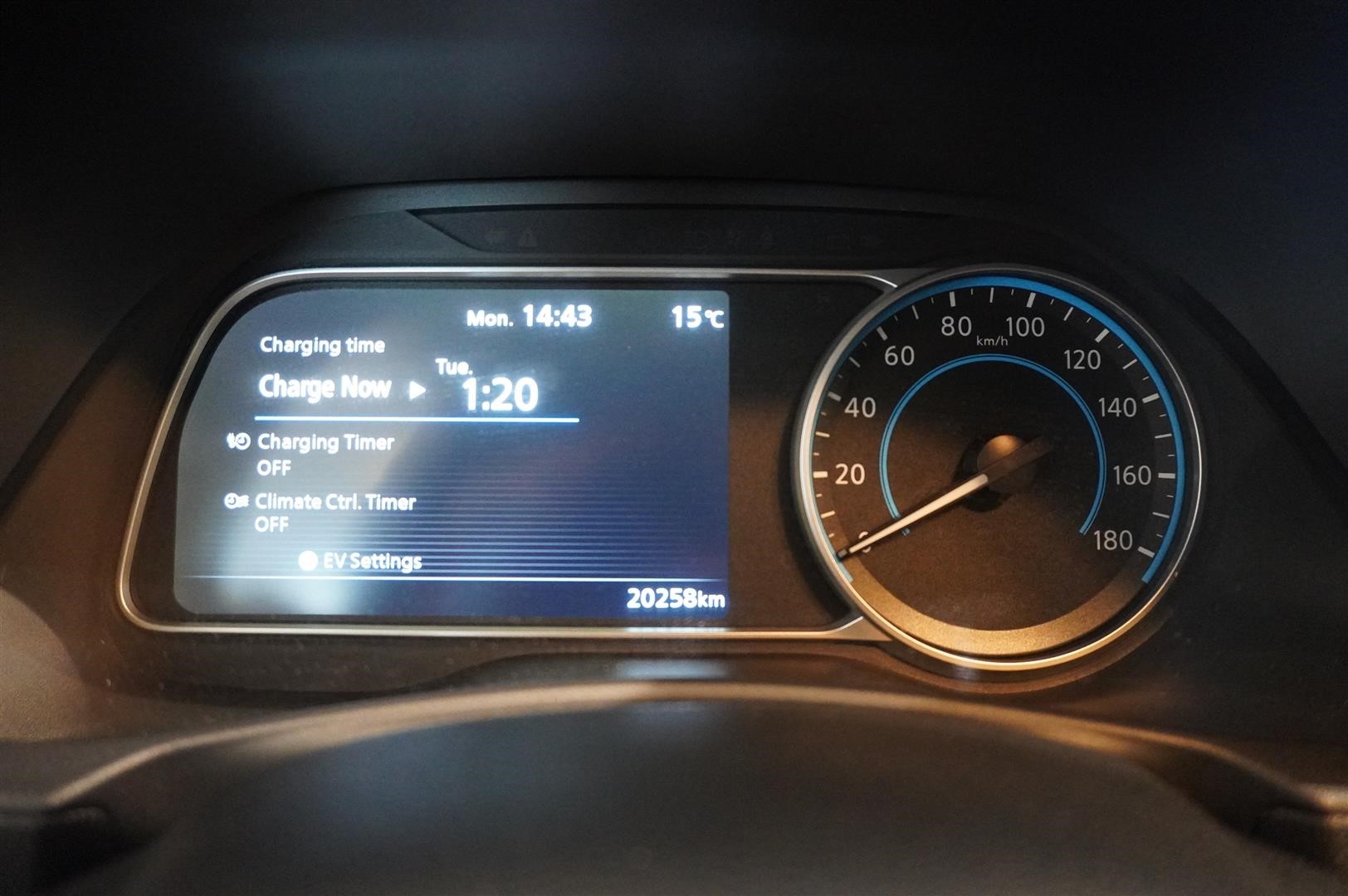 5dr Acenta 39 kWh_9