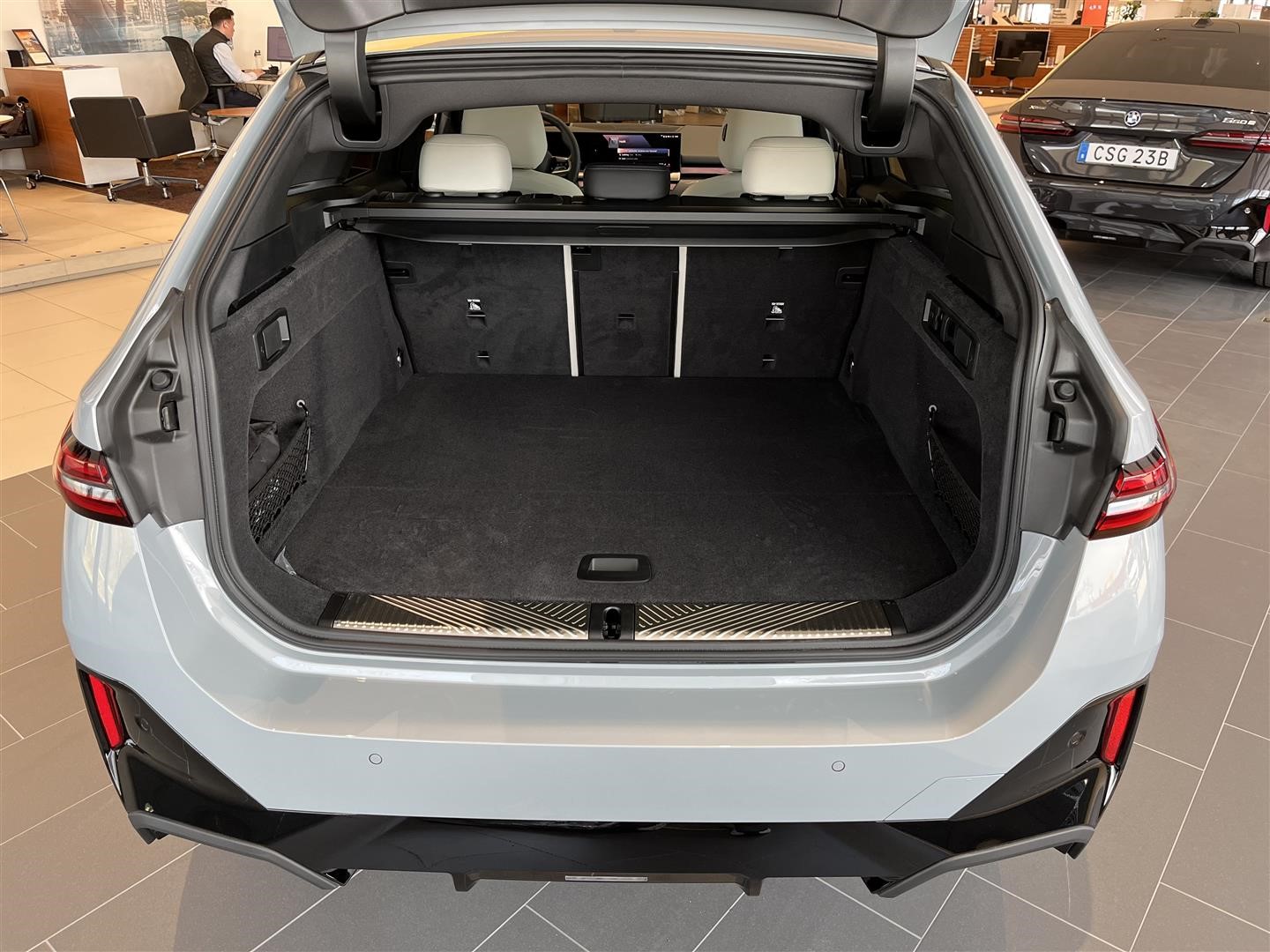 Touring M Sport Business Launch Edition_6