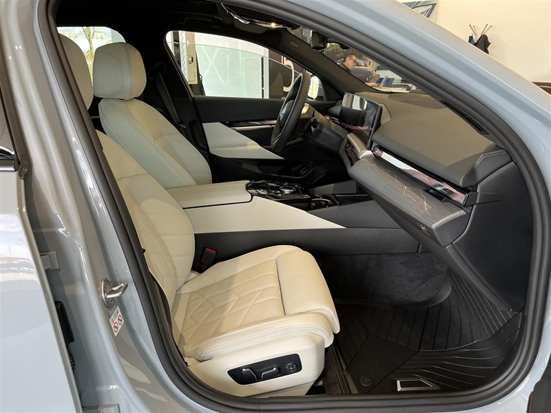 Touring M Sport Business Launch Edition_8