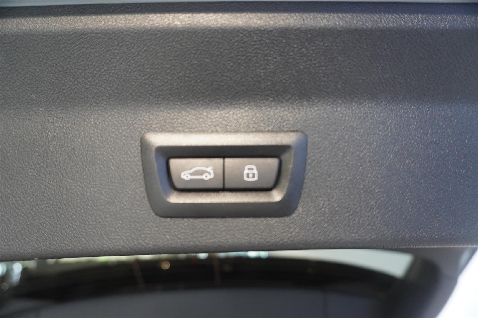 xDrive 30e_7