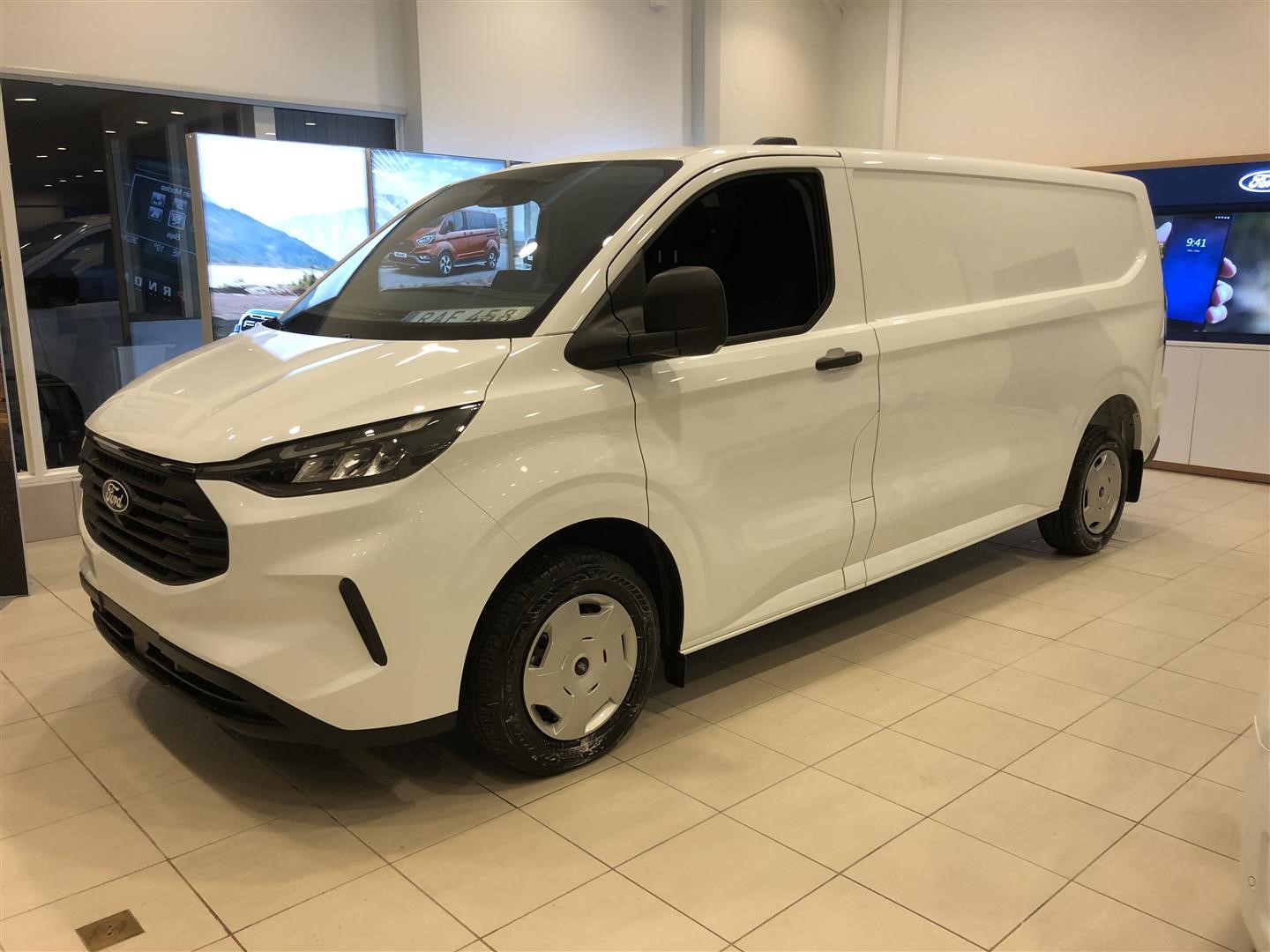 Skåp Trend 320l LWB 2.0l Ecoblue 170hk 8AT AWD Diesel Holmgrens Edition_2