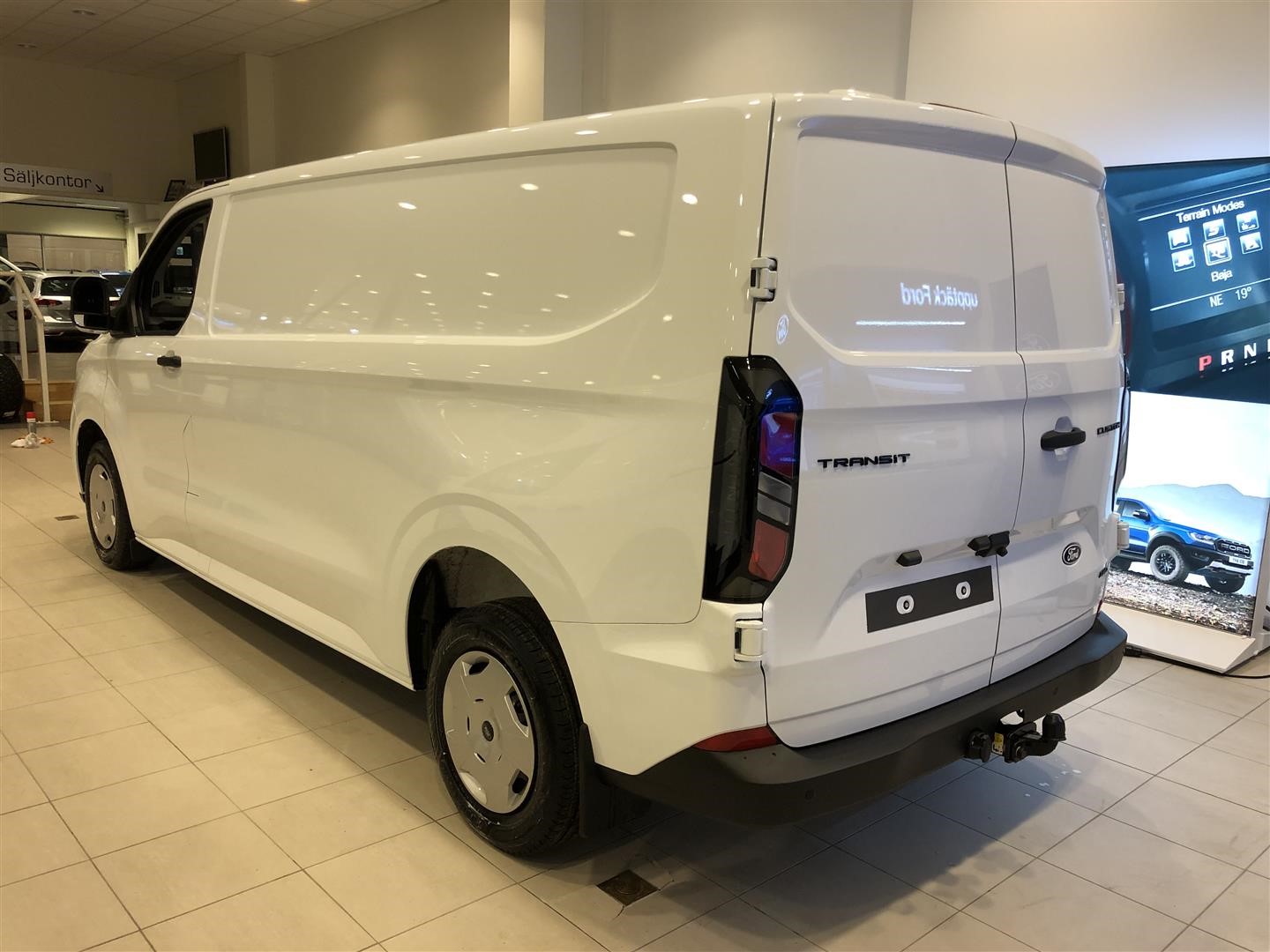 Skåp Trend 320l LWB 2.0l Ecoblue 170hk 8AT AWD Diesel Holmgrens Edition_6