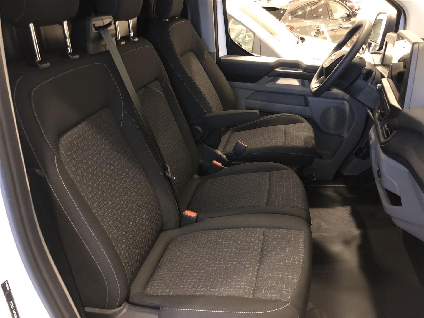 Skåp Trend 320l LWB 2.0l Ecoblue 170hk 8AT AWD Diesel Holmgrens Edition_8