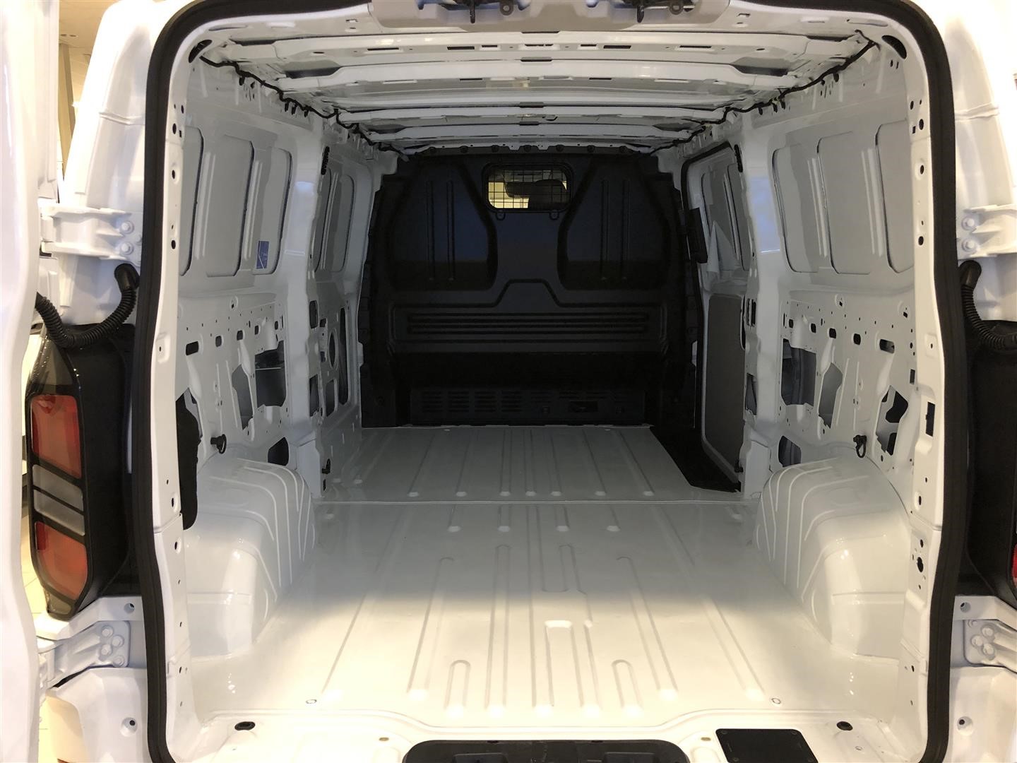 Skåp Trend 320l LWB 2.0l Ecoblue 170hk 8AT AWD Diesel Holmgrens Edition_13