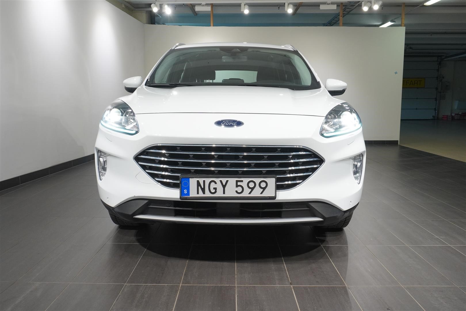 Plug-In Hybrid Titanium Vinterpaket