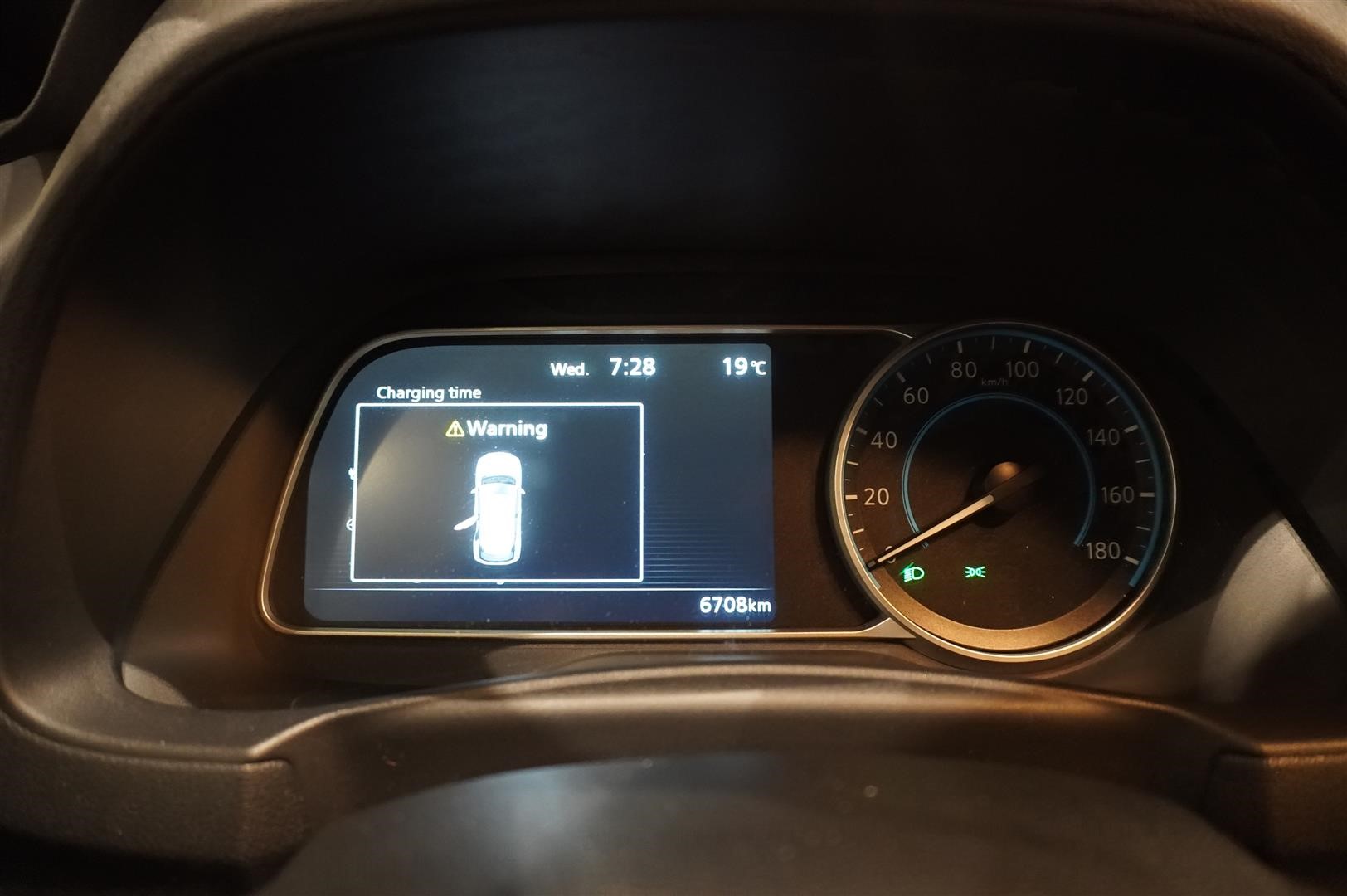 5dr Acenta 39 kWh Releasing_13