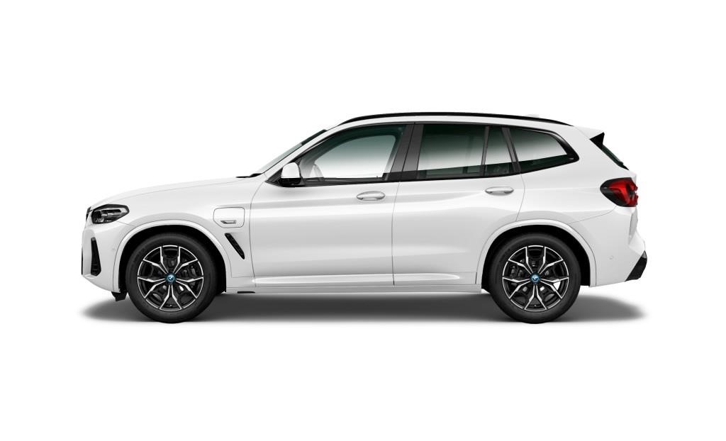 xDrive30e M Sport Navi Kamera HiFi Rattvärme Drag_3