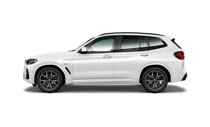 xDrive30e M Sport Navi Kamera HiFi Rattvärme Drag_3