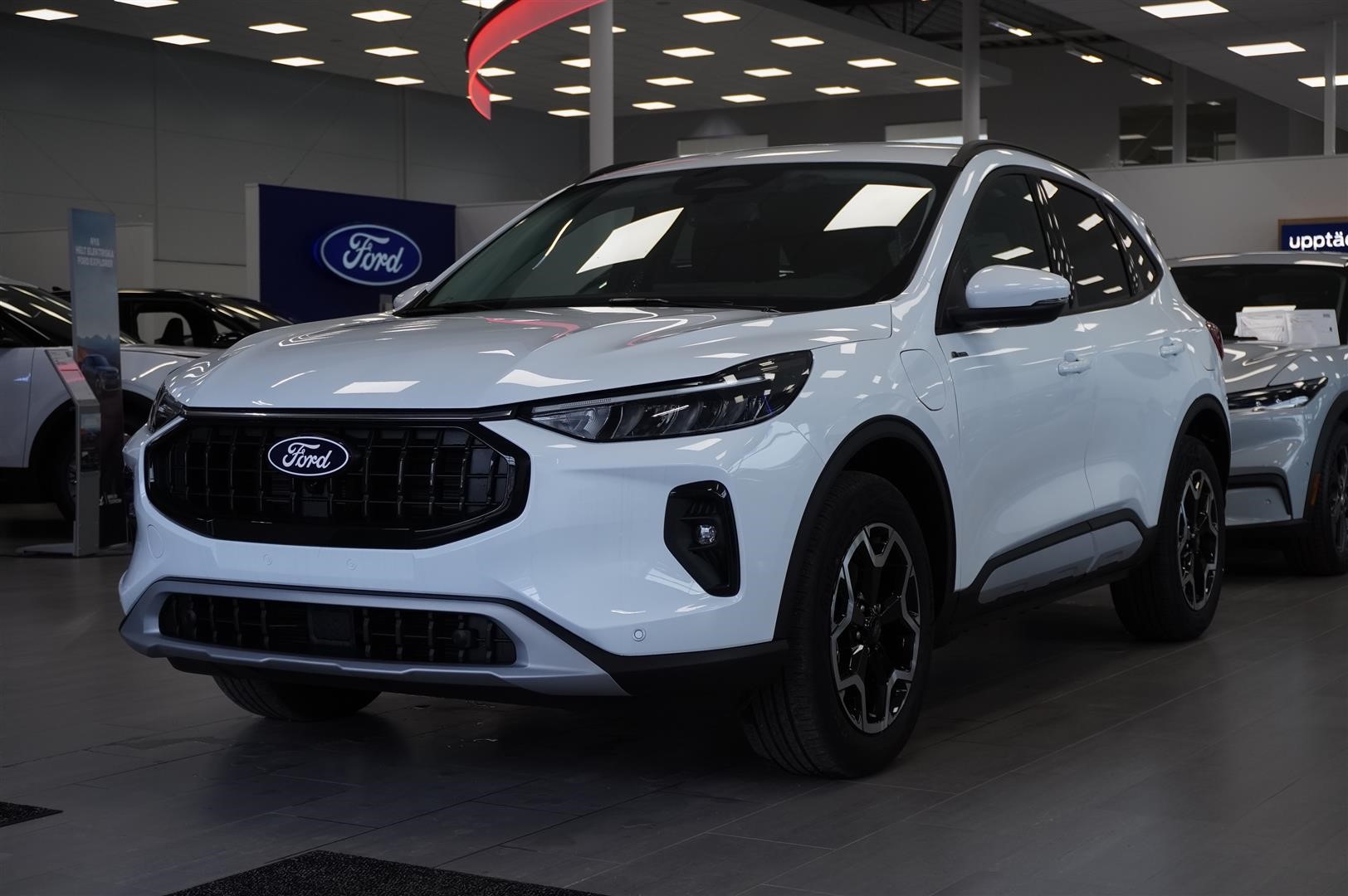 Active 2.5 Plug-In Hybrid FWD 243hk CVT Inkl. Vinterpaket