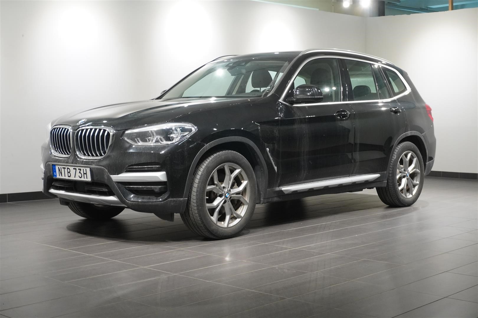 xDrive30e X Line Drag Sportstol LED HiFi DAP