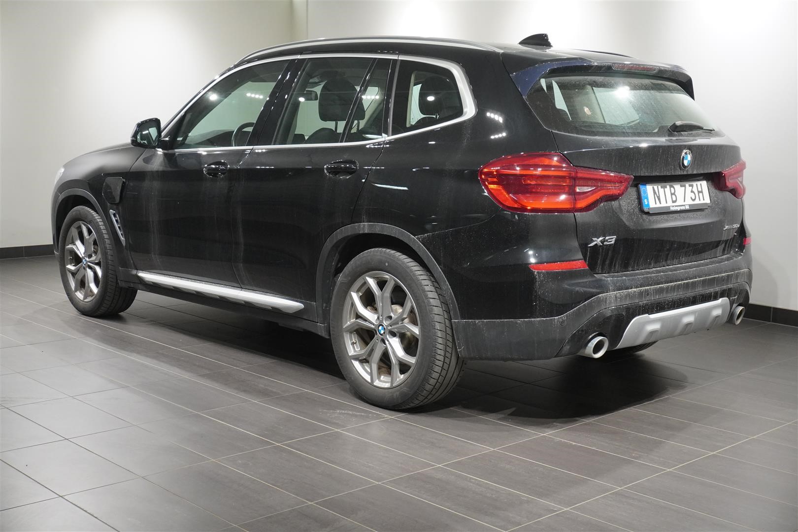 xDrive30e X Line Drag Sportstol LED HiFi DAP_1