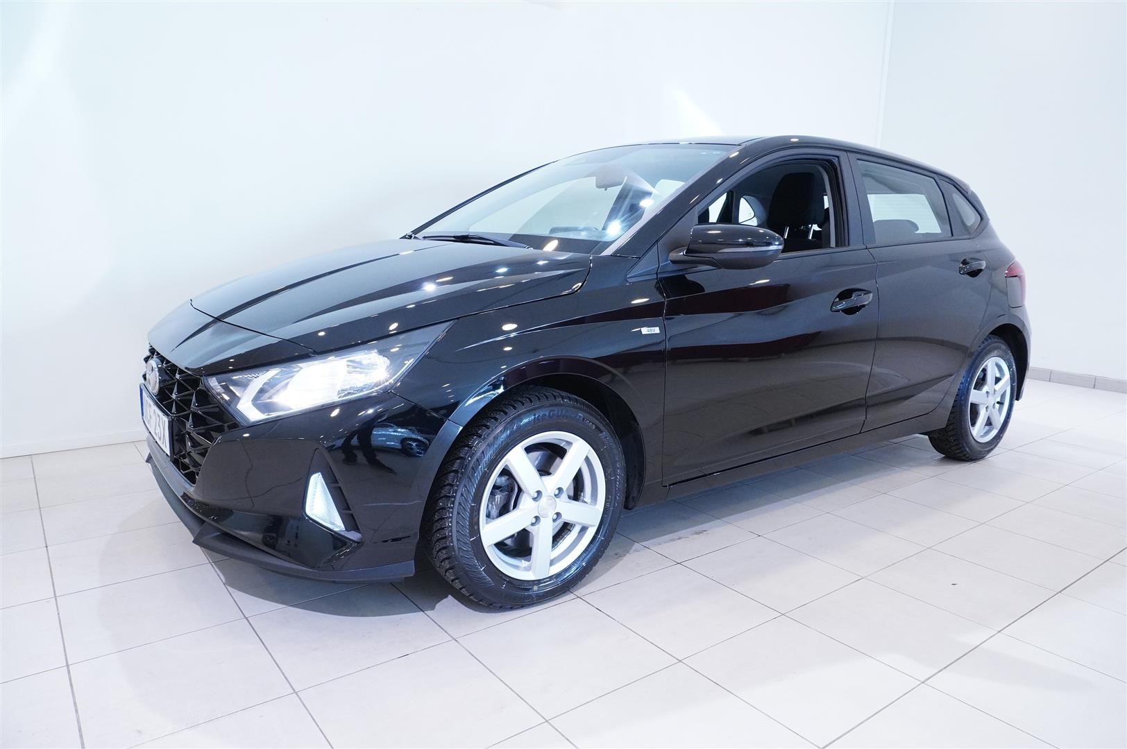5 Doors 1.0 T-GDi 7DCT MHEV Essential_2
