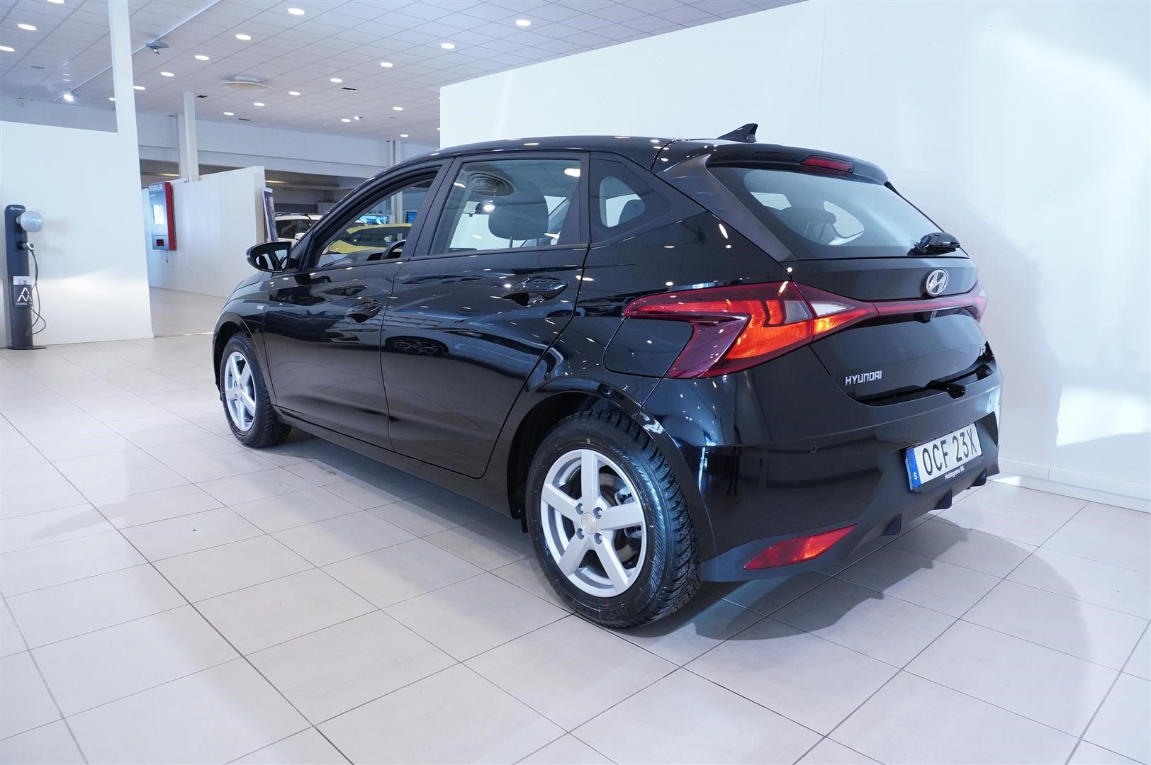 5 Doors 1.0 T-GDi 7DCT MHEV Essential_4