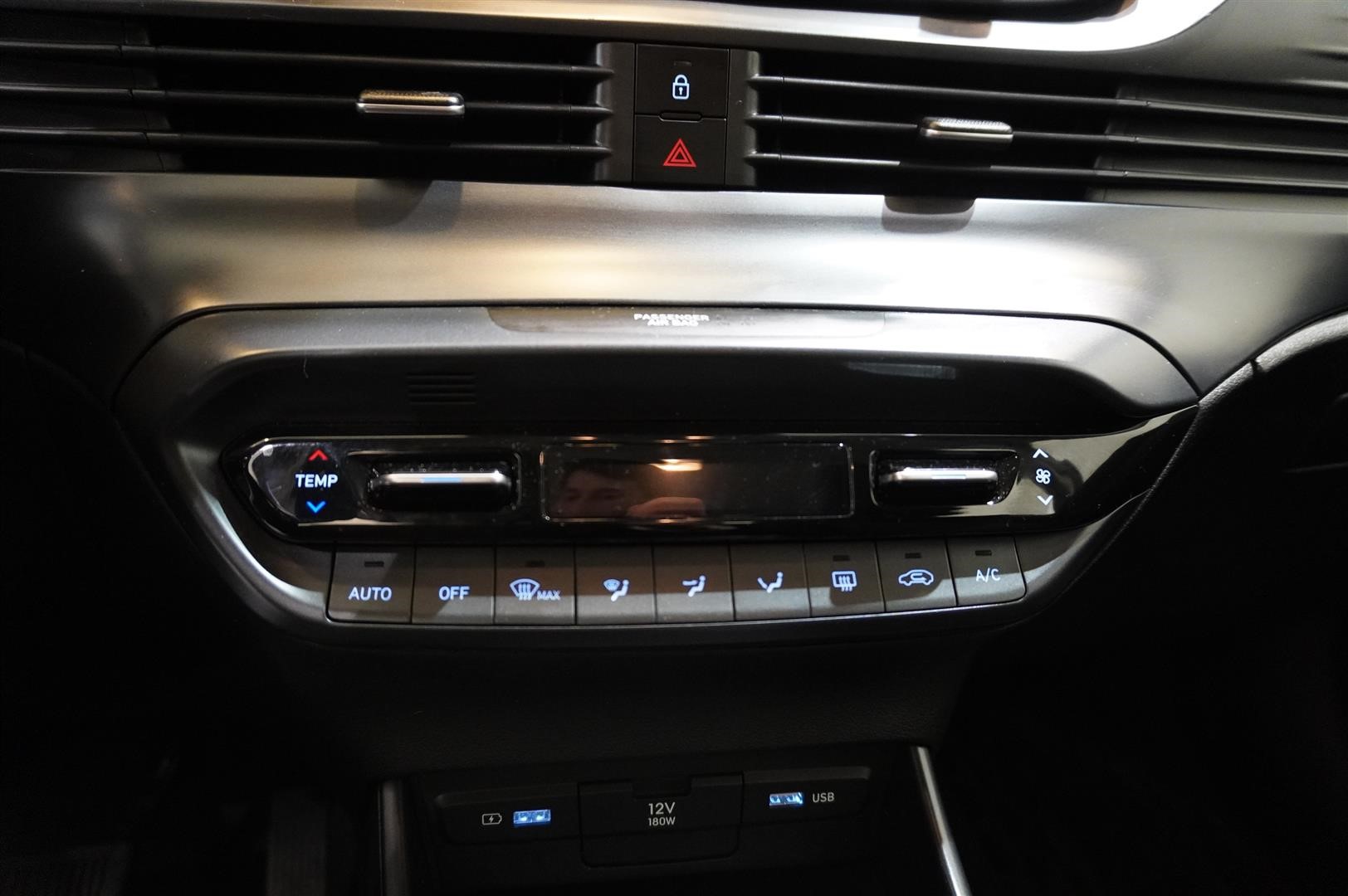 5 Doors 1.0 T-GDi 7DCT MHEV Essential_13