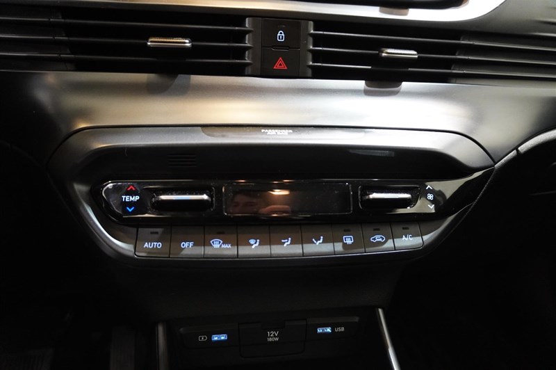 5 Doors 1.0 T-GDi 7DCT MHEV Essential_13