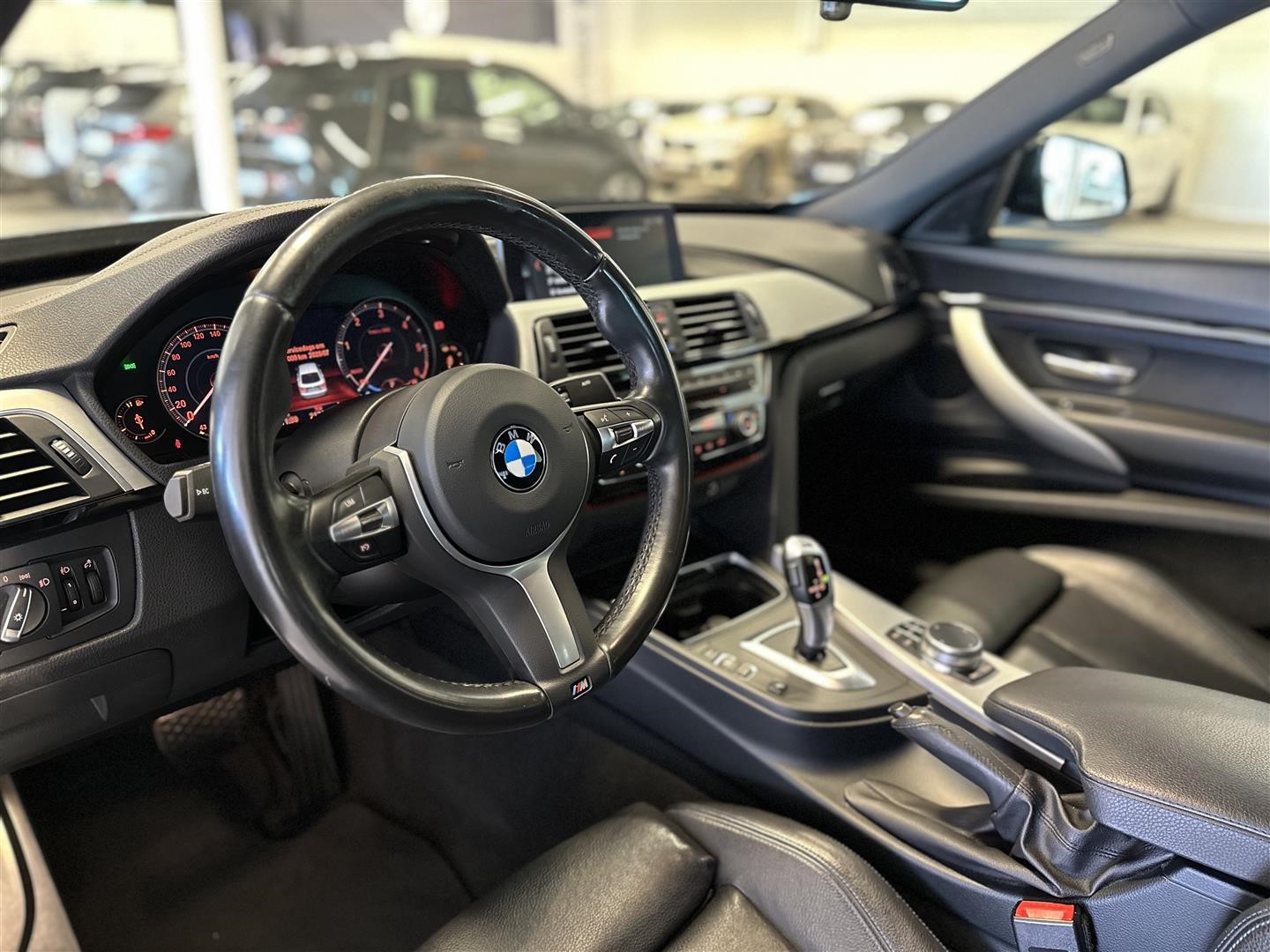 BMW 320d xDrive GT Aut M-Sport Navi HiFi Läder_1