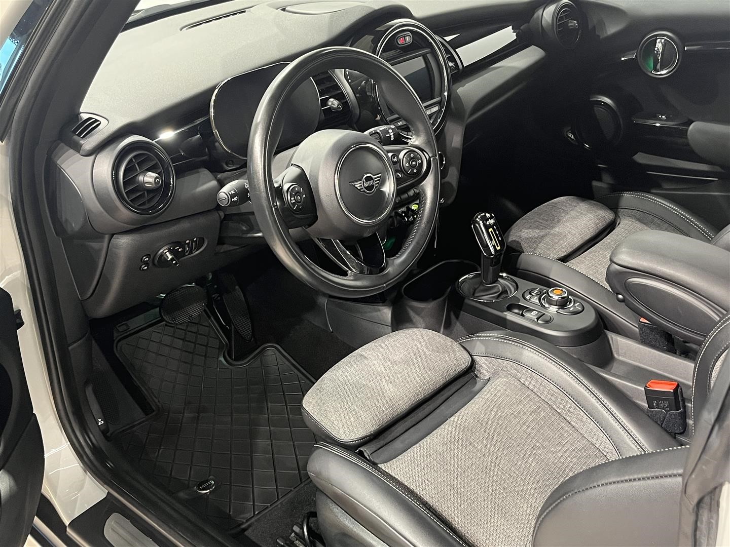 MINI Cooper SE 32.6 kWh Experience MSI_3