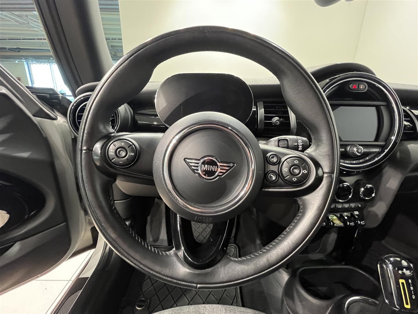 MINI Cooper SE 32.6 kWh Experience MSI_9
